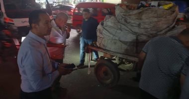 حملات فى منطقة اللبينى فيصل والهرم لمواجهة مخالفات فرز القمامة.. صور