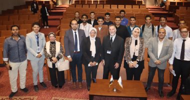 أستاذ كيمياء بجامعة ساوث داكوتا الأمريكية يزور جامعة بني سويف.. اعرف السبب