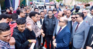 محافظ كفر الشيخ يتفقد عدداً من اللجان الانتخابية بالدائرة الرابعة بدسوق