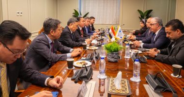 رئيس اقتصادية قناة السويس يبحث تعزيز التعاون مع شركة الهندسة البحرية الصينية