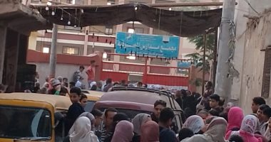 تجمع كثيف للسيدات بلجان مركز أولاد صقر بالشرقية