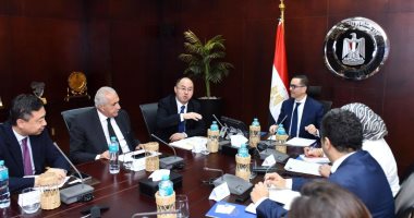 وزير الاستثمار يبحث مع وفد شركة "بروميتيون" للإطارات مشروعاتها الاستثمارية بمصر