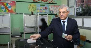 رئيس جامعة الزقازيق يُدلى بصوته فى انتخابات مجلس النواب بالشرقية
