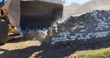 أسيوط تواصل إزالة التعديات ضمن المرحلة الثالثة من الموجة 27