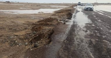 عودة الحياة لطبيعتها على طرق مرسى علم بعد رفع أثار الأمطار