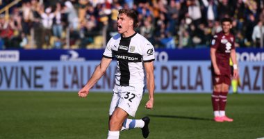 صراع بين منتخبي إسبانيا والأرجنتين على نجل بليجرينو