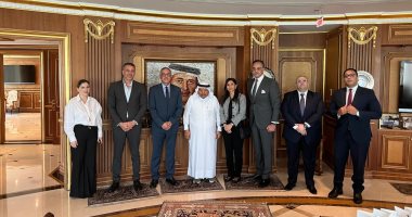 رئيس هيئة الاستثمار يلتقى رئيس رابطة رجال الأعمال القطريين