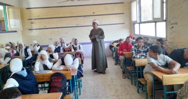 أئمة أوقاف الأقصر يجوبون المدارس لنشر الوعى ضمن مبادرة صحح مفاهيمك.. صور