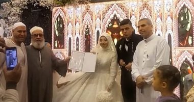 عروس تحصل على شهادة الإجازة في القراءات خلال حفل زفافها ببنى سويف
