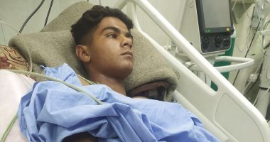 صور.. رصاصة غيرت حياته.. مصطفى أبو طالب يصارع الشلل والموت البطىء فى غزة