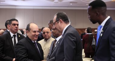 وزير قطاع الأعمال العام يلتقى الوزير الأول للجمهورية الجزائرية لتعزيز التعاون