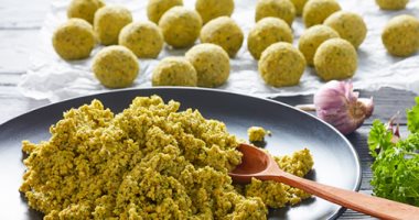 طريقة عمل عجينة الطعمية فى البيت.. أحلى من المطاعم