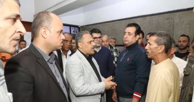 جولة مفاجئة لمحافظ الشرقية على المراكز التكنولوجية بالزقازيق.. ماذا حدث؟