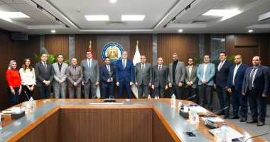 وزير البترول يكرّم مهند عاطف لفوزه بجائزة أفضل وكيل ذكاء اصطناعي