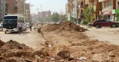 بدء العد التنازلى لافتتاح مشروع تطوير طريق السادات بمدينة أسوان.. صور