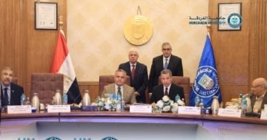 بروتوكول تعاون بين جامعتي الغردقة والسويس على هامش اجتماع الأعلى للجامعات