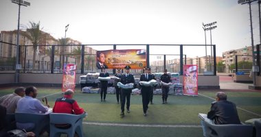 مبادرات توزع الدفء قبل البطاطين.. الداخلية تطلق مبادرة بداية شتاء دافئ.. توزع مستلزمات وهدايا على الأسر الأولى بالرعاية.. قوافل إنسانية تجوب المحافظات ترسم البسمة على وجوه البسطاء.. ومواطنون يشكرون الرئيس.. صور