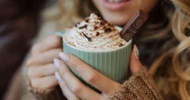 5 مشروبات شتوية بدفى بس بتخن.. اعرف تشربها امتى وما تزودش وزنك