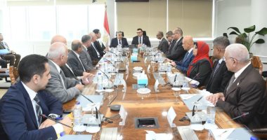 وزير الإسكان ومحافظ الدقهلية يتابعان عددآ من الملفات المشتركة
