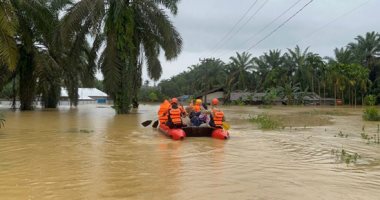 قتلى ومفقودون.. هبوط أراضى وعواصف ممطرة تحصد الأرواح بإندونيسيا