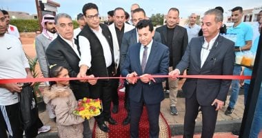 وزير الرياضة يفتتح ملعبين للبادل ويتفقد المدينة الشبابية بشرم الشيخ