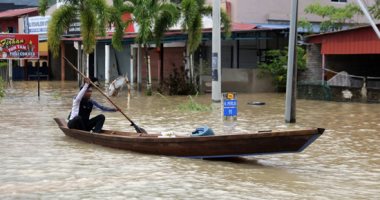 إلغاء رحلات جوية..  العاصفة الاستوائية سنيار توقف الحياة اليومية فى ماليزيا