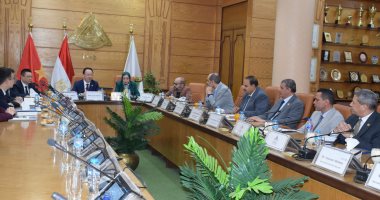 نائب رئيس جامعة بنها تستقبل وفدا من جامعة نينجان الصينية لبحث سبل التعاون