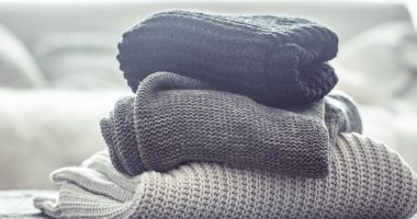 9 نصائح للعناية بالملابس الصوف تحافظ عليها من غير ما توبر أو تكش