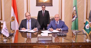 رئيس جامعة القاهرة يشهد توقيع بروتوكول بين كلية الحقوق وجهاز حماية المنافسة
