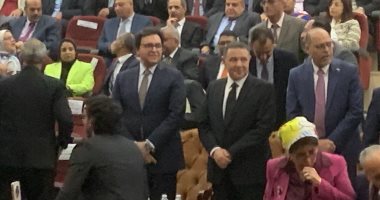 وزير الثقافة ومحافظ البحر الأحمر يفتتحان قصر ثقافة الغردقة بعد تطويره.. مباشر