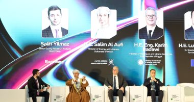 وزير البترول: تطوير حزم حوافز جاذبة للاستثمار في مشروعات الهيدروجين الأخضر