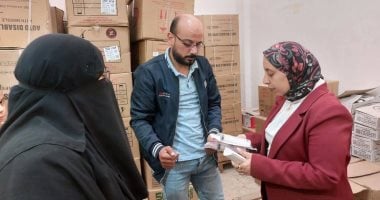 وكيل "صحة الإسماعيلية" تتابع توافر المستلزمات الطبية بمخزن المديرية