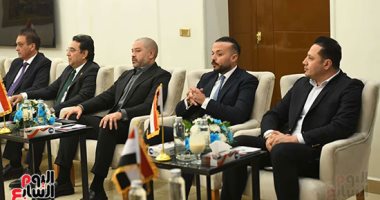 وصول قيادات أحزاب «القائمة الوطنية من أجل مصر» إلى مقر المؤتمر.. فيديو