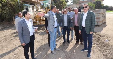محافظ المنوفية يتفقد أعمال الرصف والتطوير بمتفرعات شارع طلعت حرب 