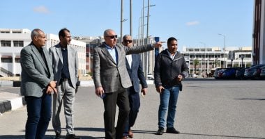 رئيس جامعة القناة يتابع أعمال تطوير البنية التحتية بالحرم الجامعى