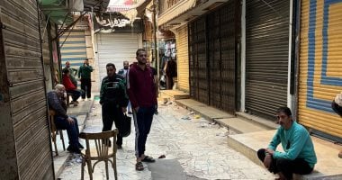 تجار سوق الخواجات بالمنصورة يغلقون محلاتهم حزنا على ضحايا حريق المول التجارى