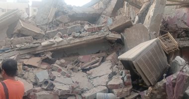 نقل مصابة تصادف مرورها أسفل عقار منهار ببركة الدماس فى أسوان