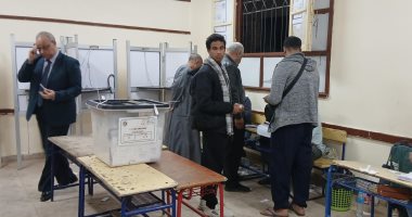 قبل غلق اللجان.. إقبال الناخبين للتصويت بانتخابات مجلس النواب فى قنا