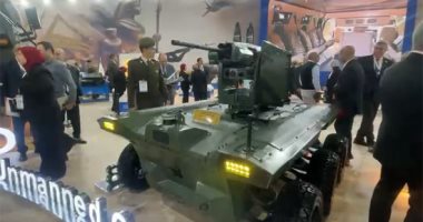  العقرب.. مسيرة أرضية تبهر زوار معرض ايديكس "فيديو"