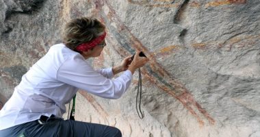 كشف عمر الجداريات الغامضة في كهوف تكساس.. اعرف الحكاية