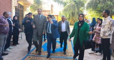 محافظ سوهاج يتفقد لجان الانتخابات بطهطا وجهينة شمال المحافظة.. صور