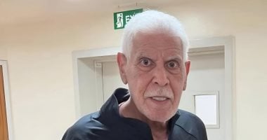  شاهد المعلم حسن شحاتة من داخل المستشفى 