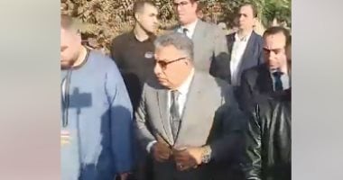 محافظ الدقهلية يقدم واجب العزاء فى الحاجة سبيلة المتبرعة بثروتها لصندوق تحيا مصر