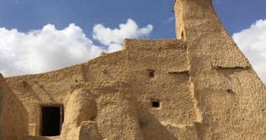 الجامع العتيق ومسجد الشيخة حسينة درر أثرية تتلألأ في قلب واحة سيوة