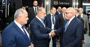 رئيس العربية للتصنيع يتفقد جناح شركة أميستون للصناعات الدفاعية