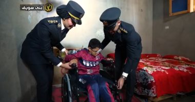 الداخلية ترسم البسمة على وجوه ذوى الهمم بمبادرة كلنا واحد.. توزع كراسى متحركة وهدايا واستخراج وثائق مجانية.. الأطفال: بنحبك يا ريس شكرا جزيلا والمواطنون يؤكدون: الرئيس منحاز دائما للبسطاء.. صور