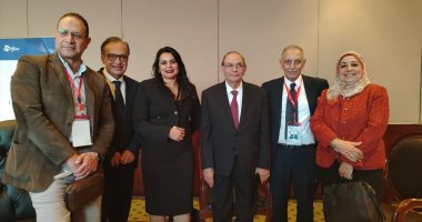 أطباء الاورام خلال المؤتمر