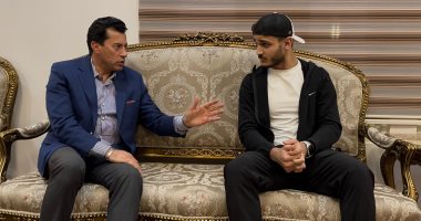 وزير الرياضة يستقبل البطل العالمي مصطفى حسين