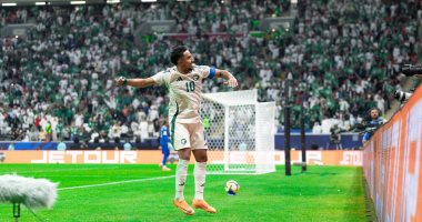 في الكورة : 
                                            السعودية إلى ربع نهائى كأس العرب 2025 بثلاثية فى جزر القمر
                                        