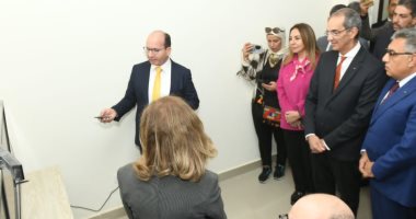 محافظ الدقهلية ووزير الاتصالات يتفقدان منظومة المبادرة الرئاسية للتشخيص عن بُعد